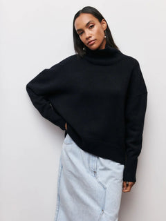 Avery™ – Elegant High Neck Sweater