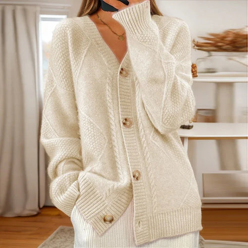 Bella™ – Elegant Cable-Knit Cardigan