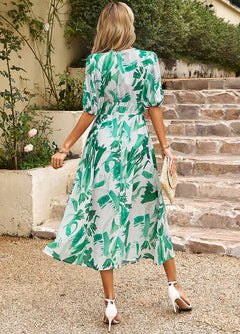 Freya - Elegant Dress with Floral Pattern